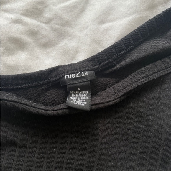 One-Shoulder Black Ribbed Top - Picture 2 of 3